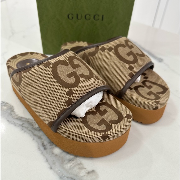 Gucci Jumbo GG Slide Sandals - Picture 2 of 9